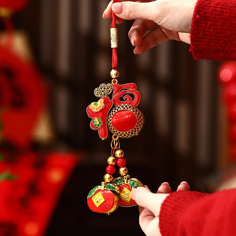 Pandantiv Anul Nou pentru Anul Calului pentru Mașină, Living și Hol — Finisare lucioasă, Vopsire, Stil desen animat cu frânghie de harnașaj, Lansare iarna 2024