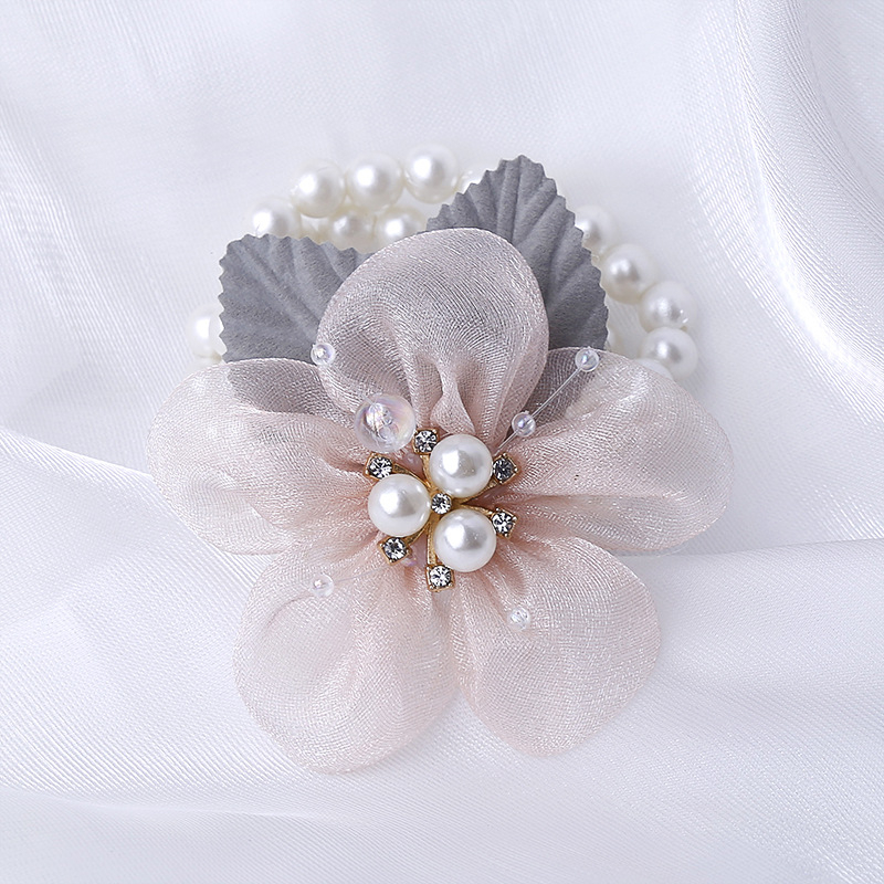 Esküvői csuklós corsage – selyem virágok, Baonan, univerzális stílus, ajándék osztálytársaknak