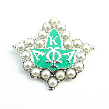 Kitűző pillangó- és virágmotívummal, betűk stílusa, gyémánt bevonat; anyag: ötvözet; dekoratív kiegészítő