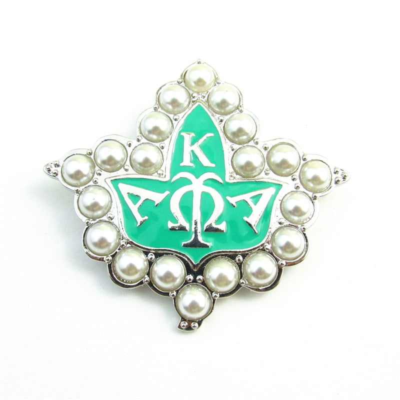 Kitűző pillangó- és virágmotívummal, betűk stílusa, gyémánt bevonat; anyag: ötvözet; dekoratív kiegészítő