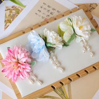 Magnētiska ziedu sprādze Hanfu – sakausējums • rokām darināta • zieda forma • sievišķīgs salds stils • izcelsme: Šandongas provincē