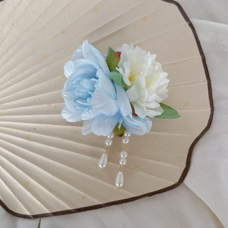 Magnētiska ziedu sprādze Hanfu – sakausējums • rokām darināta • zieda forma • sievišķīgs salds stils • izcelsme: Šandongas provincē