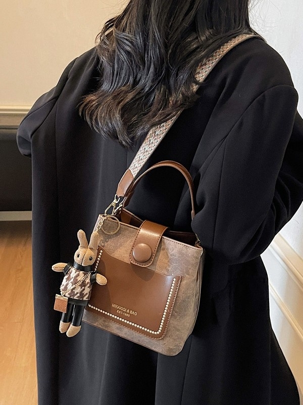 Geantă bucket din PU, stil urban minimalist, formă bucket, închidere cu fermoar, căptușeală poliester