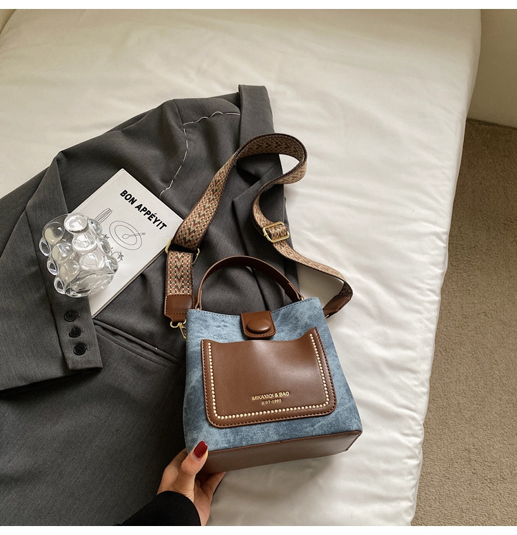 Geantă bucket din PU, stil urban minimalist, formă bucket, închidere cu fermoar, căptușeală poliester