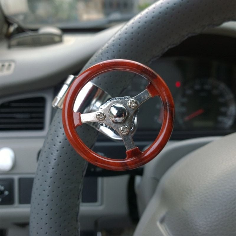 Automobilski pojačivač volana s kugličnim ležajem – pomoć za vožnju jednom rukom
