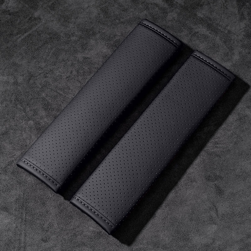 Δερμάτινο προστατευτικό ώμου ζώνης αυτοκινήτου – ανάγλυφος σχεδιασμός, προστασία από ασφυξία, 47 g, εκτυπωμένο λογότυπο