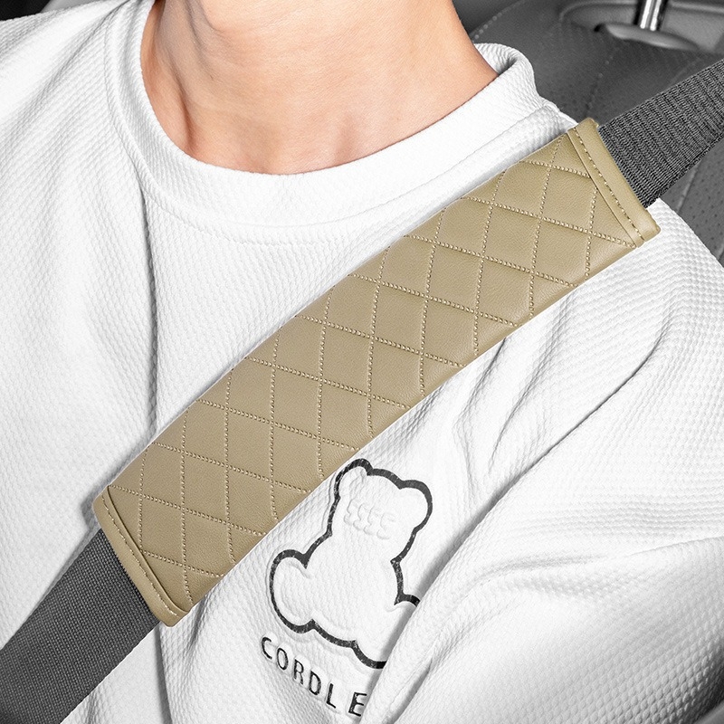 Δερμάτινο προστατευτικό ώμου ζώνης αυτοκινήτου – ανάγλυφος σχεδιασμός, προστασία από ασφυξία, 47 g, εκτυπωμένο λογότυπο