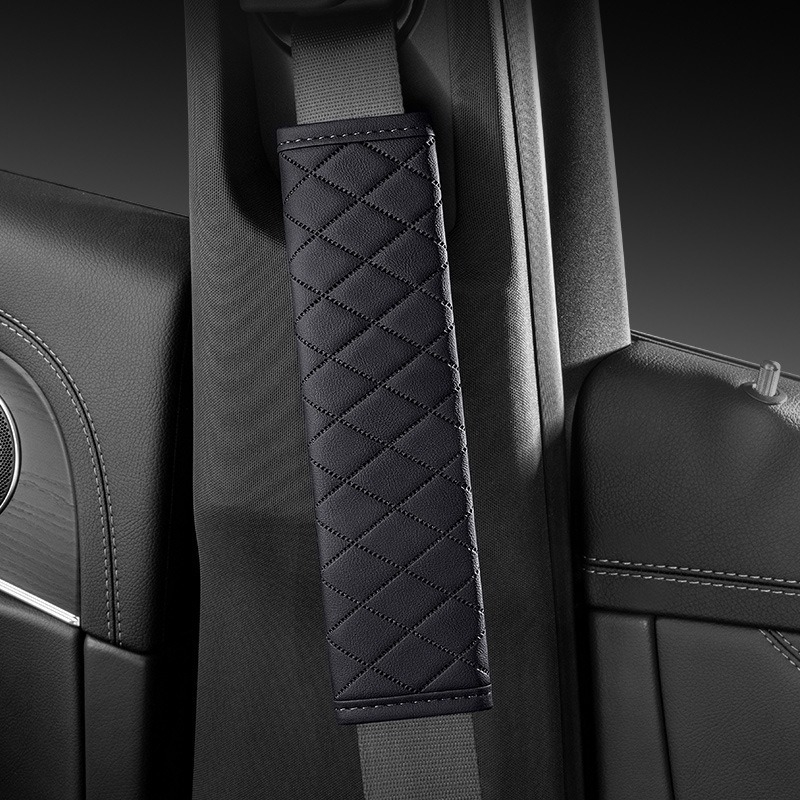 Δερμάτινο προστατευτικό ώμου ζώνης αυτοκινήτου – ανάγλυφος σχεδιασμός, προστασία από ασφυξία, 47 g, εκτυπωμένο λογότυπο