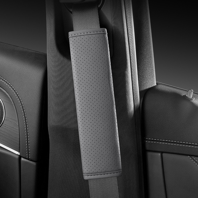 Δερμάτινο προστατευτικό ώμου ζώνης αυτοκινήτου – ανάγλυφος σχεδιασμός, προστασία από ασφυξία, 47 g, εκτυπωμένο λογότυπο