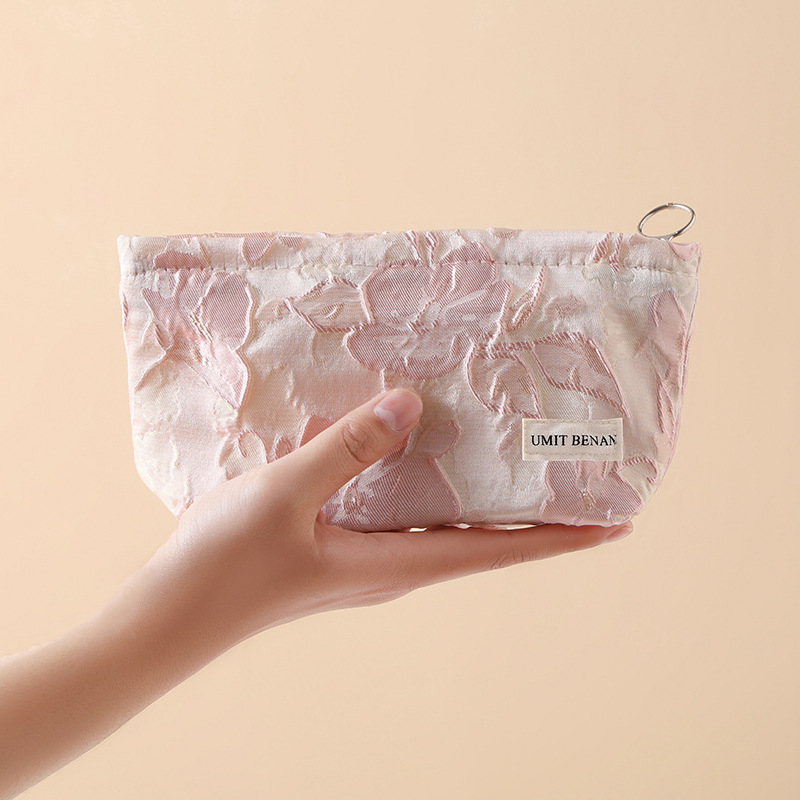 Чанта за козметика - преносима (Памучно-ленена материя; Флорална бродерия; Подплата от платно; За ежедневна употреба)