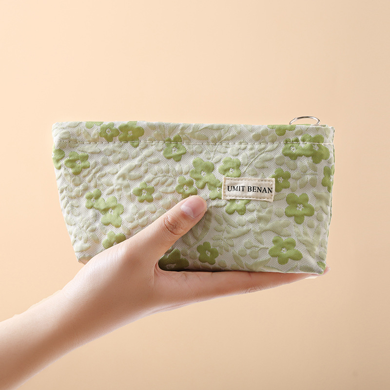 Чанта за козметика - преносима (Памучно-ленена материя; Флорална бродерия; Подплата от платно; За ежедневна употреба)