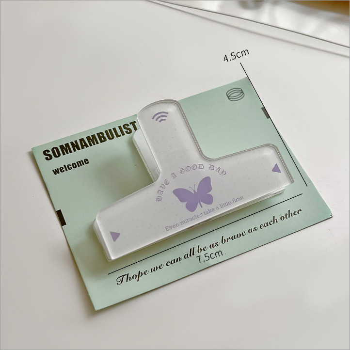 Jegyzetklip — Zhe Friends, műanyag, 2023-07-01-től elérhető.