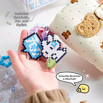 Pandantiv acrilic pentru geantă – animal de companie drăguț în pixel art, stil modern minimalist