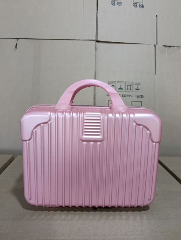 Козметичен калъф с разширителен слой – ултралек ABS, 720 г, универсални колела, цип за отваряне