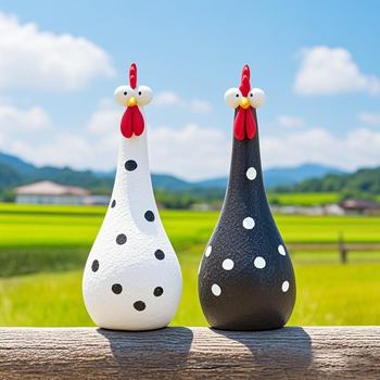 Διακοσμητικό κήπου από ρητίνη: κότα με μακριά λαιμό και μεγάλα μάτια