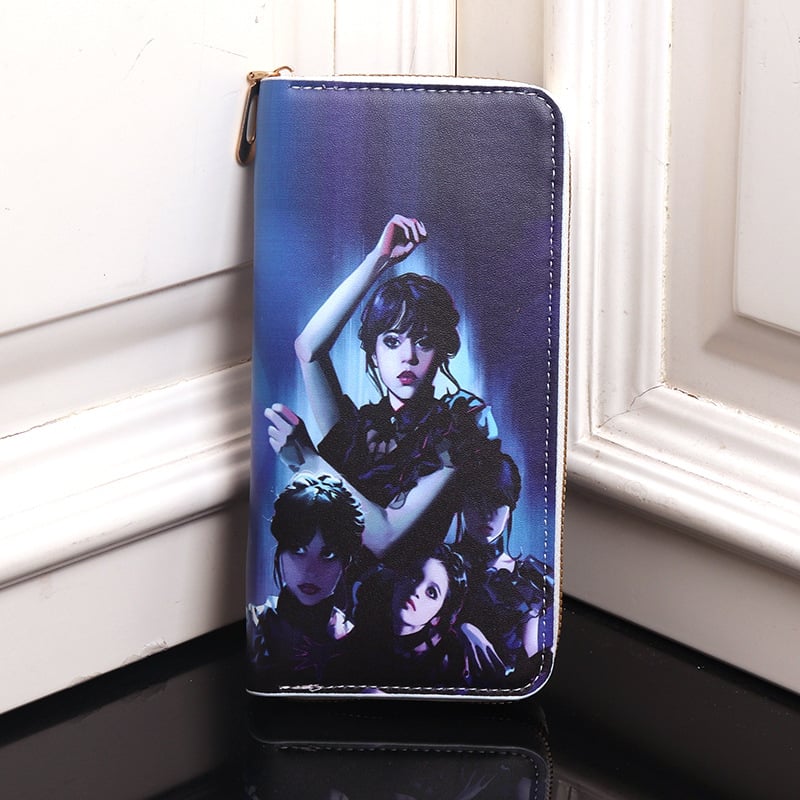 Bērnu makiņa ar raksturu motīvu, PVC materiāls, iekšējā odere no sintētiskās ādas, ūdensizturīgs, izlaista 2024. gada pavasarī