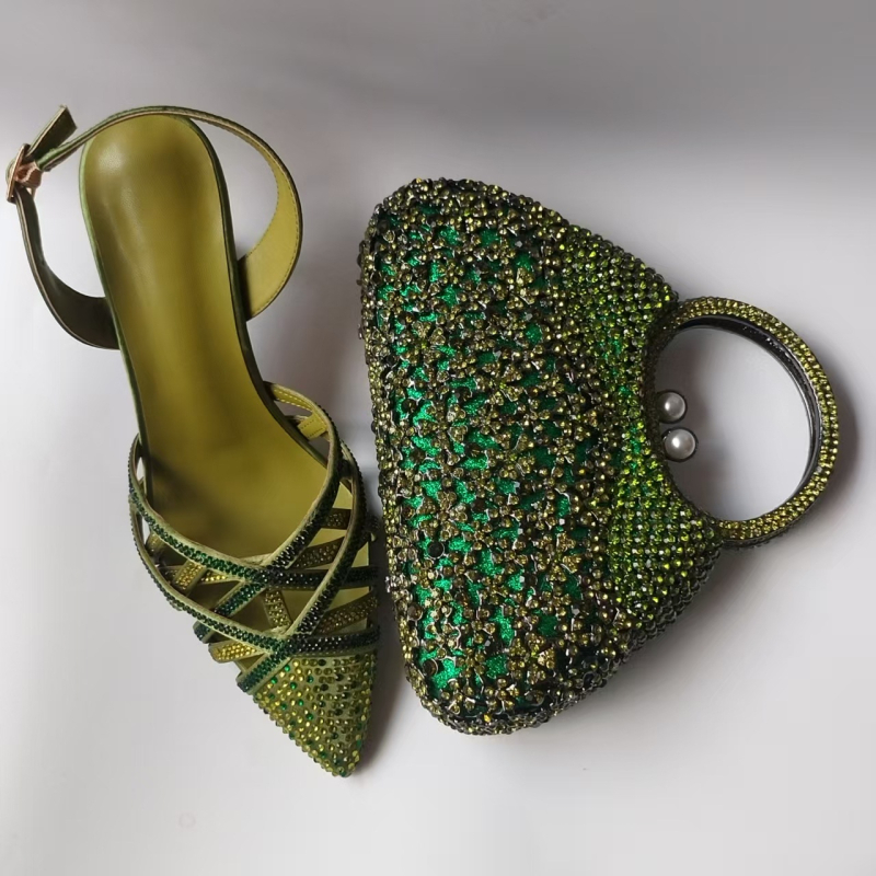 Moteriški odiniai sandalai su atgaline juosta, su kristalais, smailus pirštas