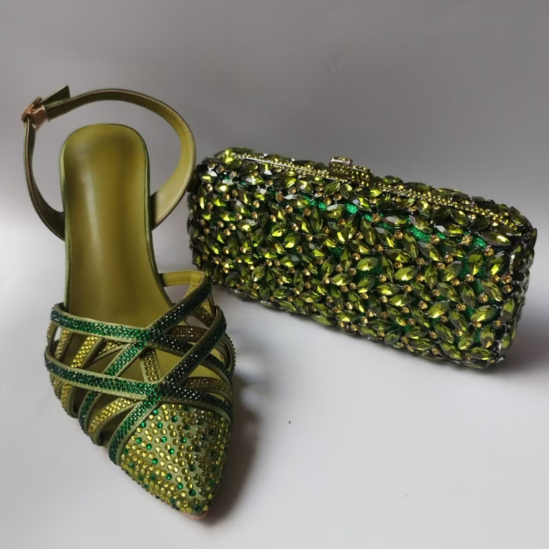 Moteriški odiniai sandalai su atgaline juosta, su kristalais, smailus pirštas