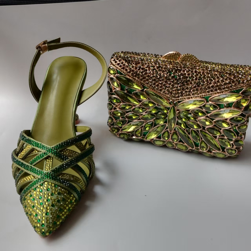 Moteriški odiniai sandalai su atgaline juosta, su kristalais, smailus pirštas