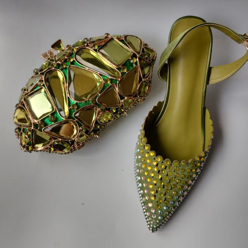 Moteriški odiniai sandalai su atgaline juosta, su kristalais, smailus pirštas