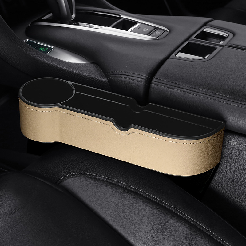 Glabāšanas kaste vietā starp sēdekļiem – āda, ūdensnecaurlaidīga, izturīga pret spiedienu, pakarināms uzstādījums