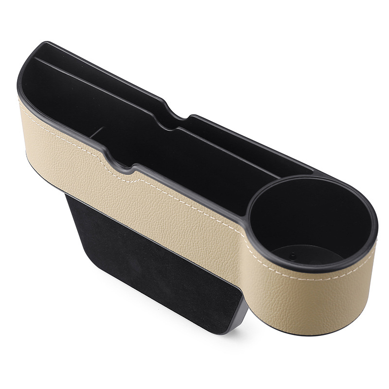 Glabāšanas kaste vietā starp sēdekļiem – āda, ūdensnecaurlaidīga, izturīga pret spiedienu, pakarināms uzstādījums