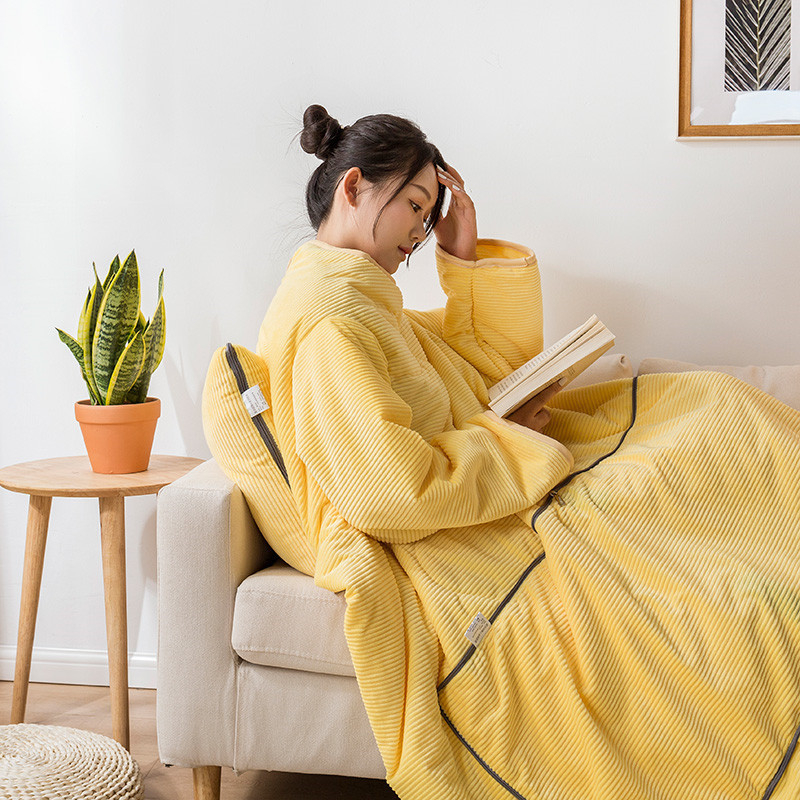 Vankúšová prikrývka s rukávmi, plyšový materiál, polyesterová výplň