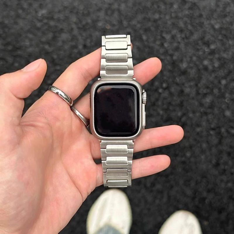 Remen od nehrđajućeg čelika u obliku slova I za Apple Watch Ultra, 22 mm