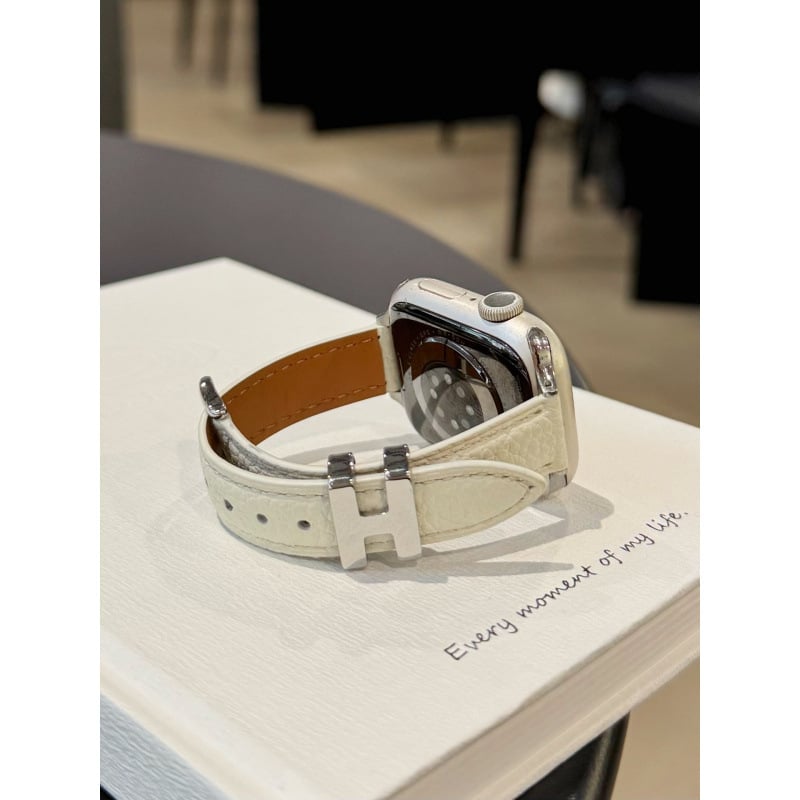 Каишка за смарт часовник от естествена кожа, катарама с пин, съвместима с Apple, Samsung и Huawei, пусната през 2025 г.