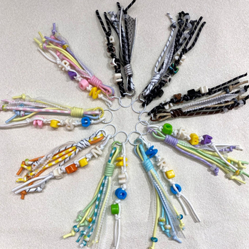 Dopamin privjesak za ključeve s uzicom – poliester, polu ručna izrada, uzorak slova, sladak privjesak za ključeve, ljeto 2025