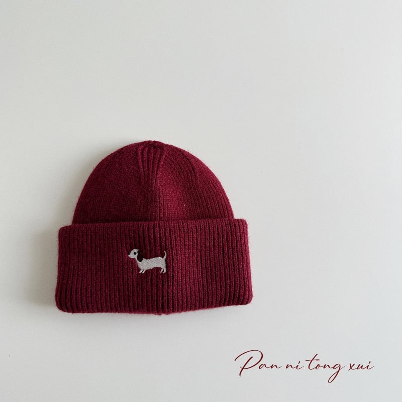 Kötött babaszapka fülvédővel, karikatúra kutyus hímzéssel, kupolás forma, téli meleg