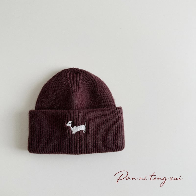 Kötött babaszapka fülvédővel, karikatúra kutyus hímzéssel, kupolás forma, téli meleg