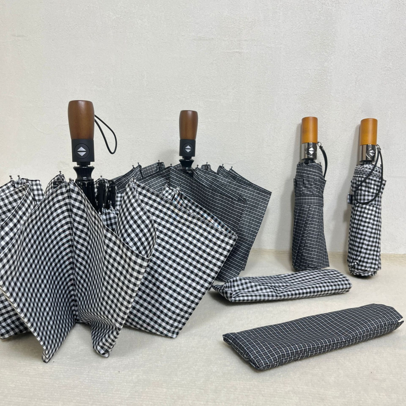 Umbrelă auto cu 10 nervuri, deschidere automată, mâner din lemn, țesătură 210T, tijă din aliaj