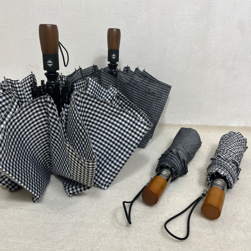 Umbrelă auto cu 10 nervuri, deschidere automată, mâner din lemn, țesătură 210T, tijă din aliaj