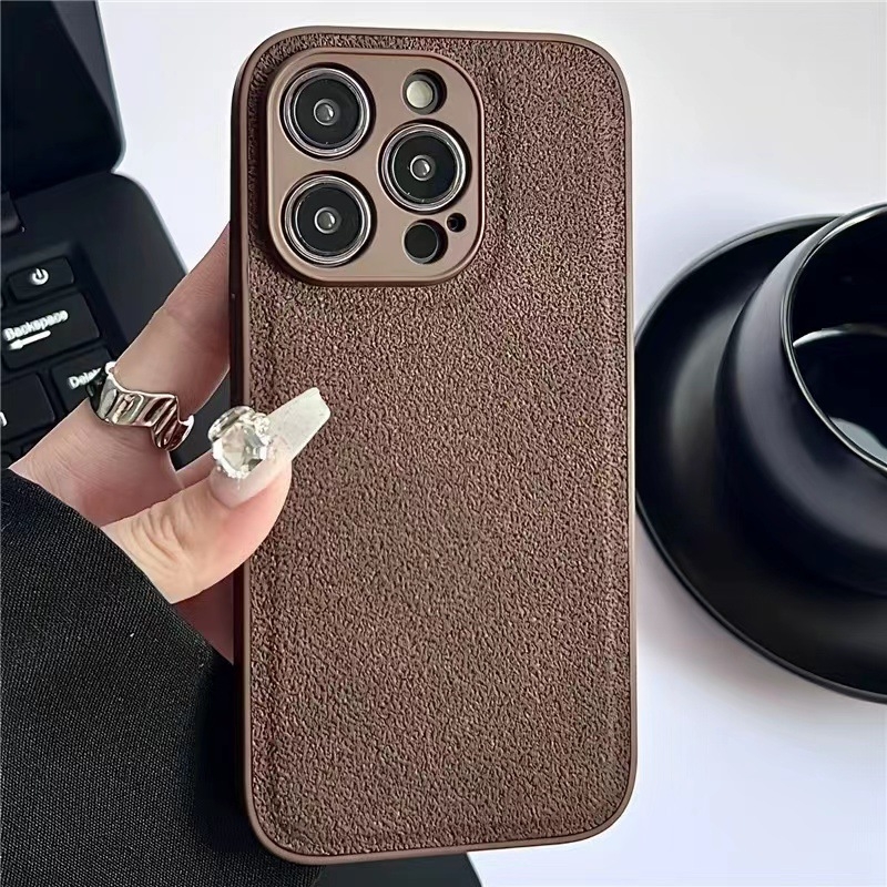 Retro kovový medve kožený vzor náramok pre zadný kryt iPhone 11–14 Pro/Pro Max, TPU, proti opotrebeniu, proti pádom, povrch postrekom