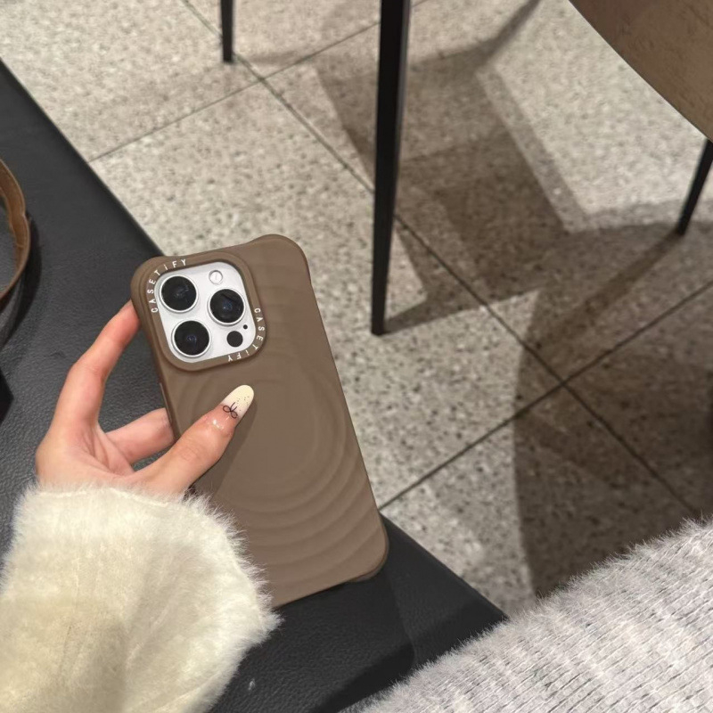 Casetify Wave θήκη για iPhone 16 Pro Max, 15 Pro και 13 Pro – σιλικόνη, αμυδρό τελείωμα, ζωγραφισμένο στυλ καρτούν, μαγνητικό