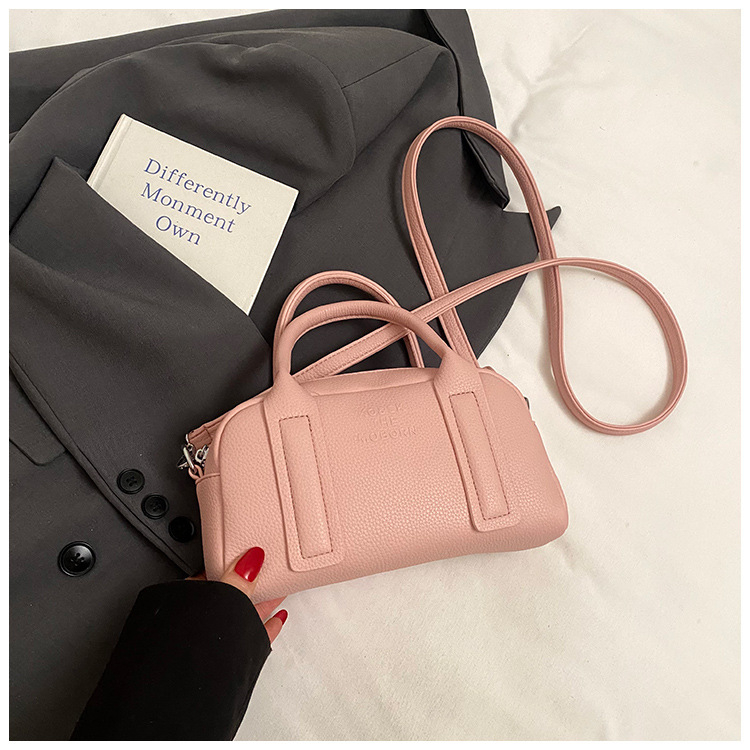 Crossbody torbica od PU materijala, horizontalni kvadratni oblik, zatvarač, unutarnja džep sa zatvaračem, jednostruka naramenica