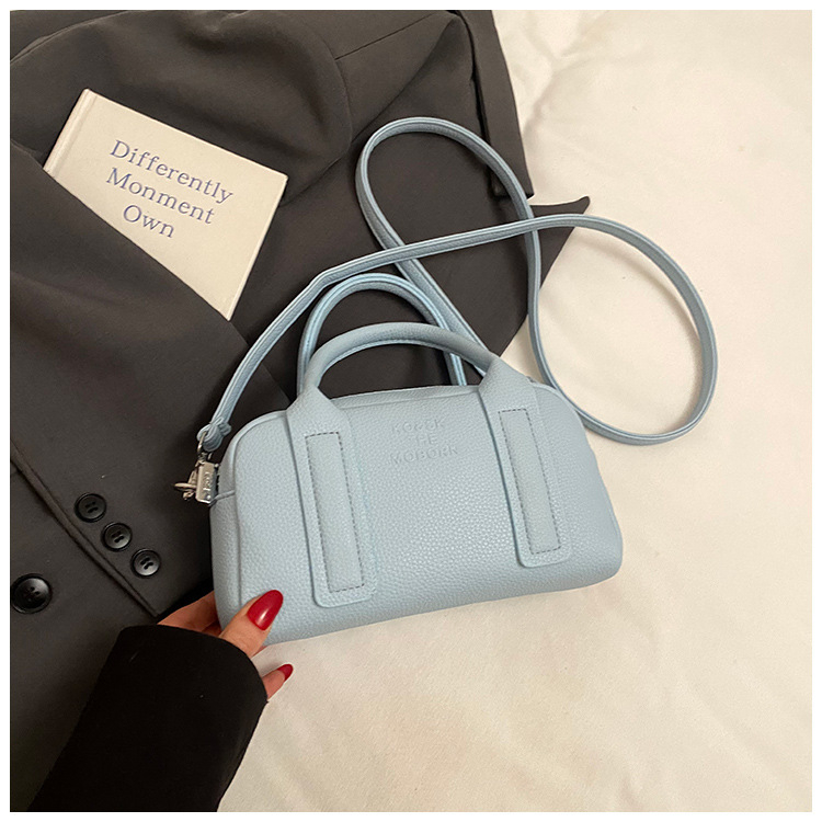 Crossbody torbica od PU materijala, horizontalni kvadratni oblik, zatvarač, unutarnja džep sa zatvaračem, jednostruka naramenica