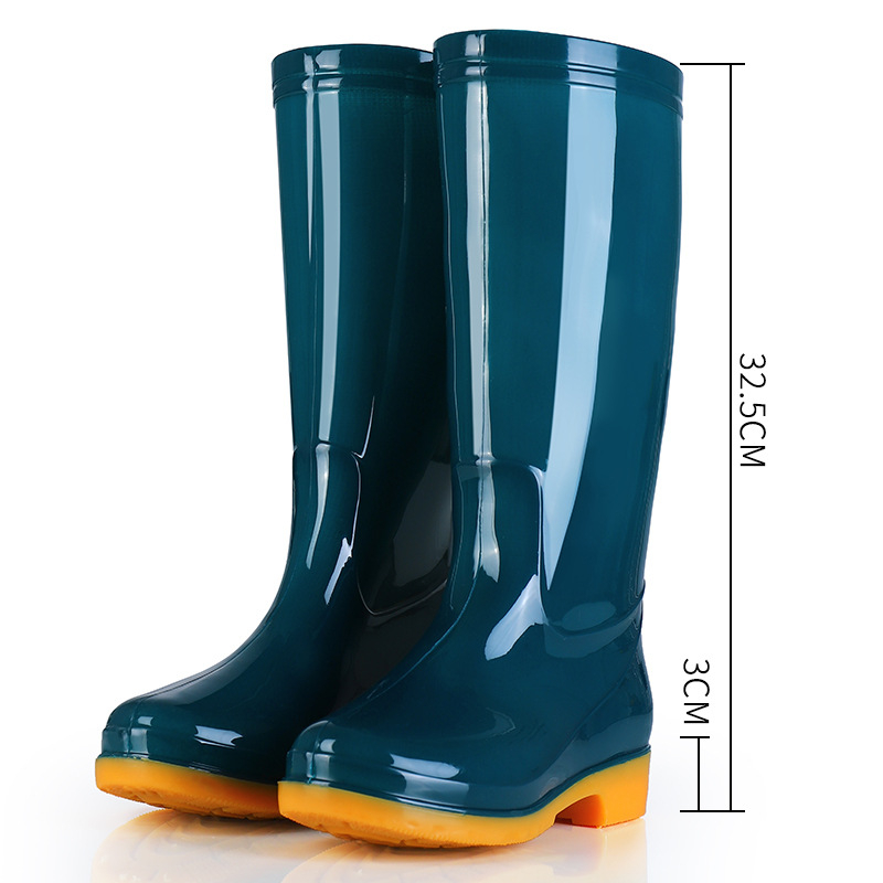 Moterų lietaus batai, aukštas vamzdelis, stora konstrukcija, žemas kulnas 1–3 cm, PVC viršus