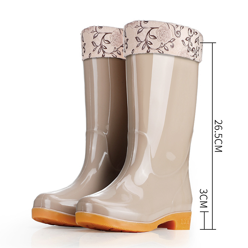Moterų lietaus batai, aukštas vamzdelis, stora konstrukcija, žemas kulnas 1–3 cm, PVC viršus