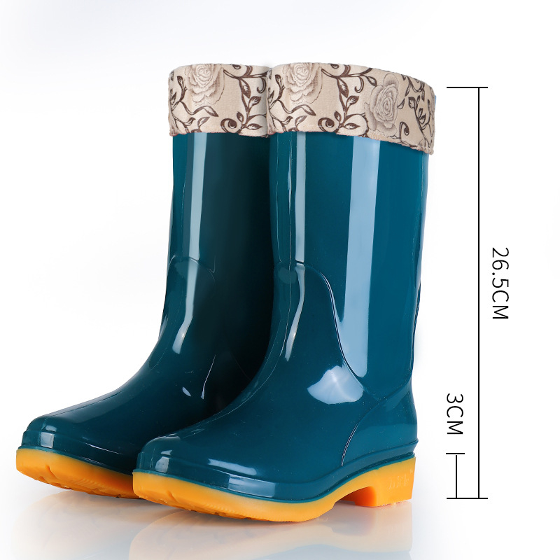 Moterų lietaus batai, aukštas vamzdelis, stora konstrukcija, žemas kulnas 1–3 cm, PVC viršus