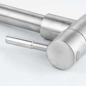 Kuchynská batéria z nerezovej ocele, zabudovaná do steny, jednosmerný studený prívod, keramický diskový ventil, otočná hadica