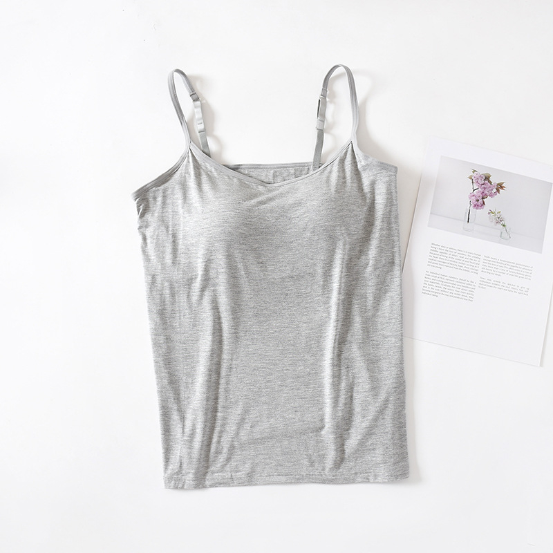 Camisole beépített párnázott kosárral; Modal anyag; 90–95% viszkóz; Sling pántok; mély kivágás