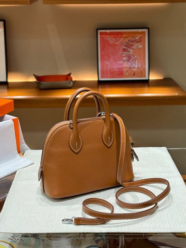 Geantă din piele, formă de scoică, cu fermoar – crossbody