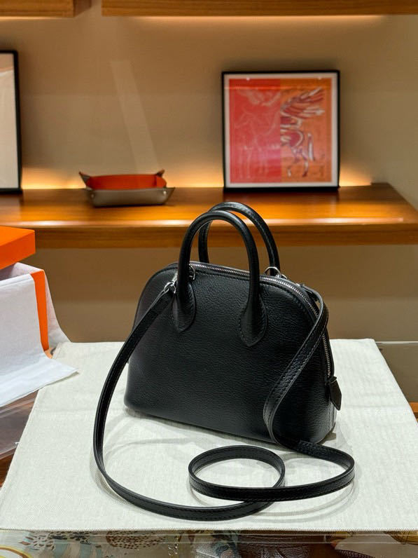 Geantă din piele, formă de scoică, cu fermoar – crossbody