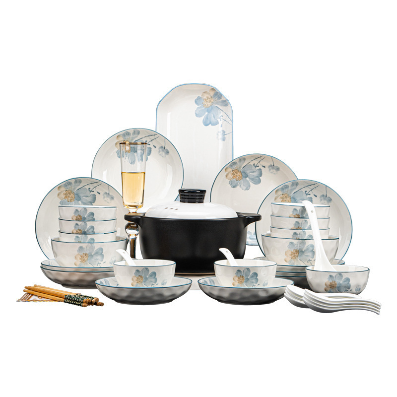 Set de masă din porțelan în stil japonez, cu decor floral sub glazură – boluri, farfurii și platouri; porțelan; compatibil cu microunde