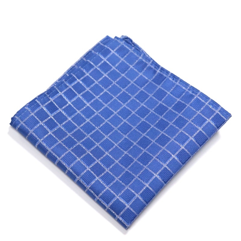 Vīriešu kabatas lakats, poliestera diegi, džakarda audums, ģeometrisks raksts, krāsošana pēc diega