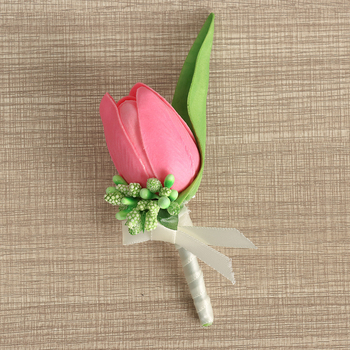 Brošňa s umelým tulipánom — unisex, niša, geometrický tvar, ručná práca, dekoratívny doplnok