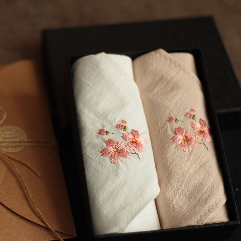 Kabatas lakats Unique – Sakura izšuvums, sakausējums materiāls, 2025. gada pavasaris, noliktavā