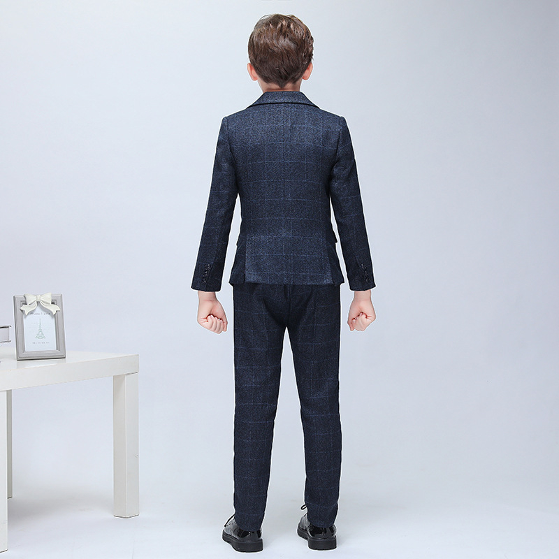 Bērnu uzvalka komplekts britu stilā rudens-ziemas sezonai, jakas ar vienu pogu, galvenais audums: poliesters 80%, vecums 3–8 gadi, rudens 2025 izlaidums.